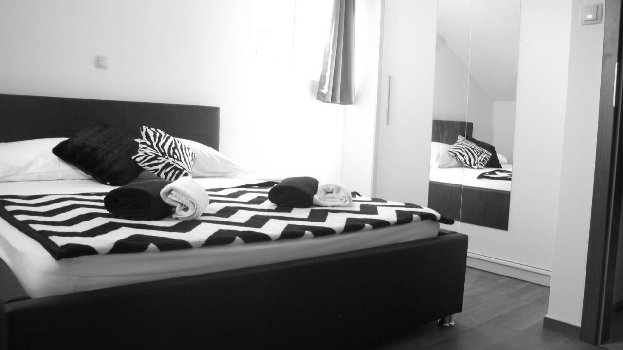 Guesthouse Ruza Sobra Apartments In The Attic Of The House Exterior photo